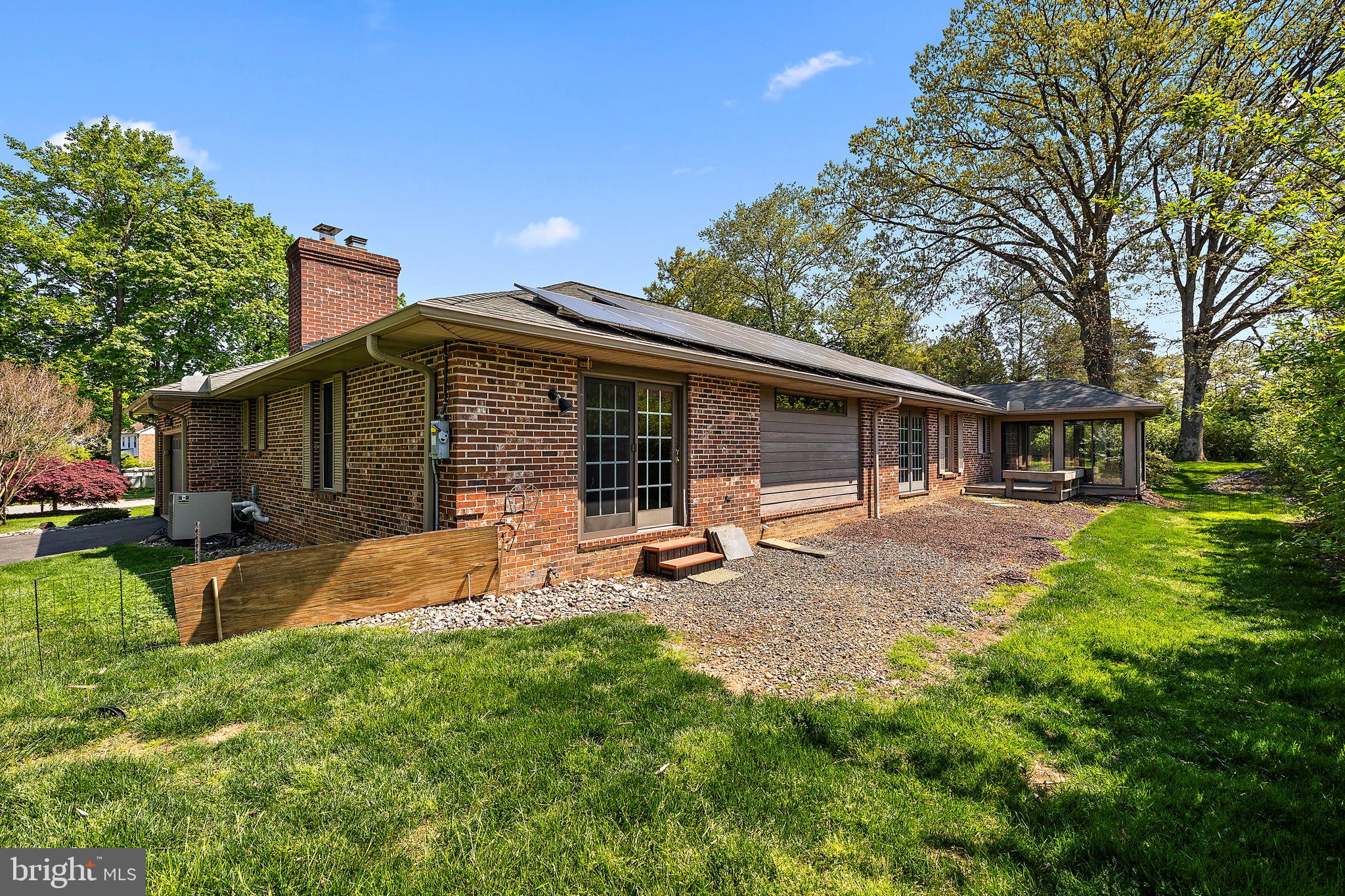 100 Montchan Dr
