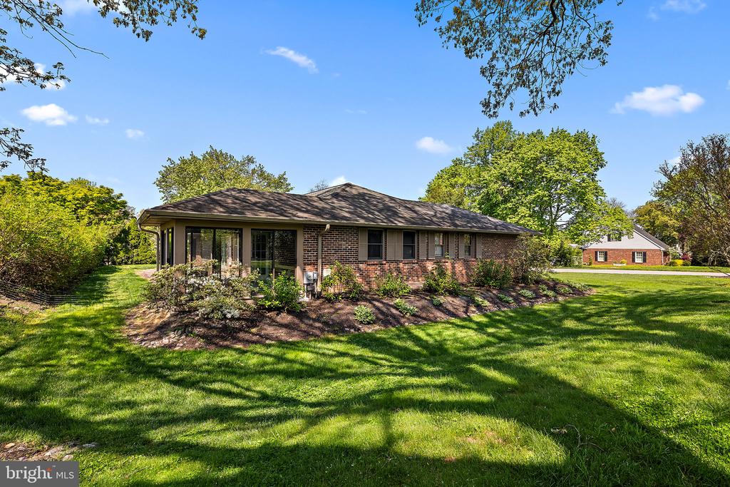 100 Montchan Dr