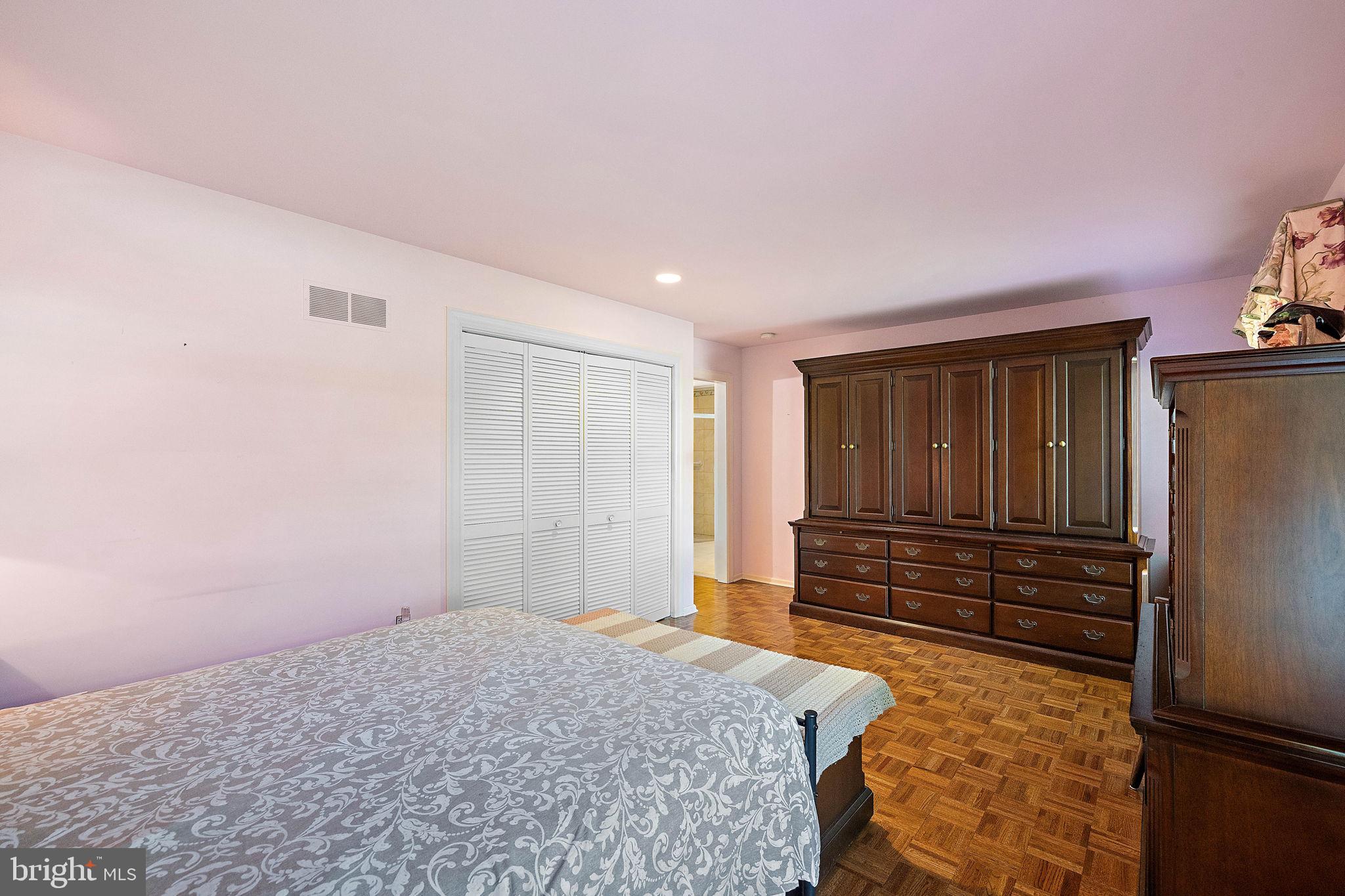 100 Montchan Dr