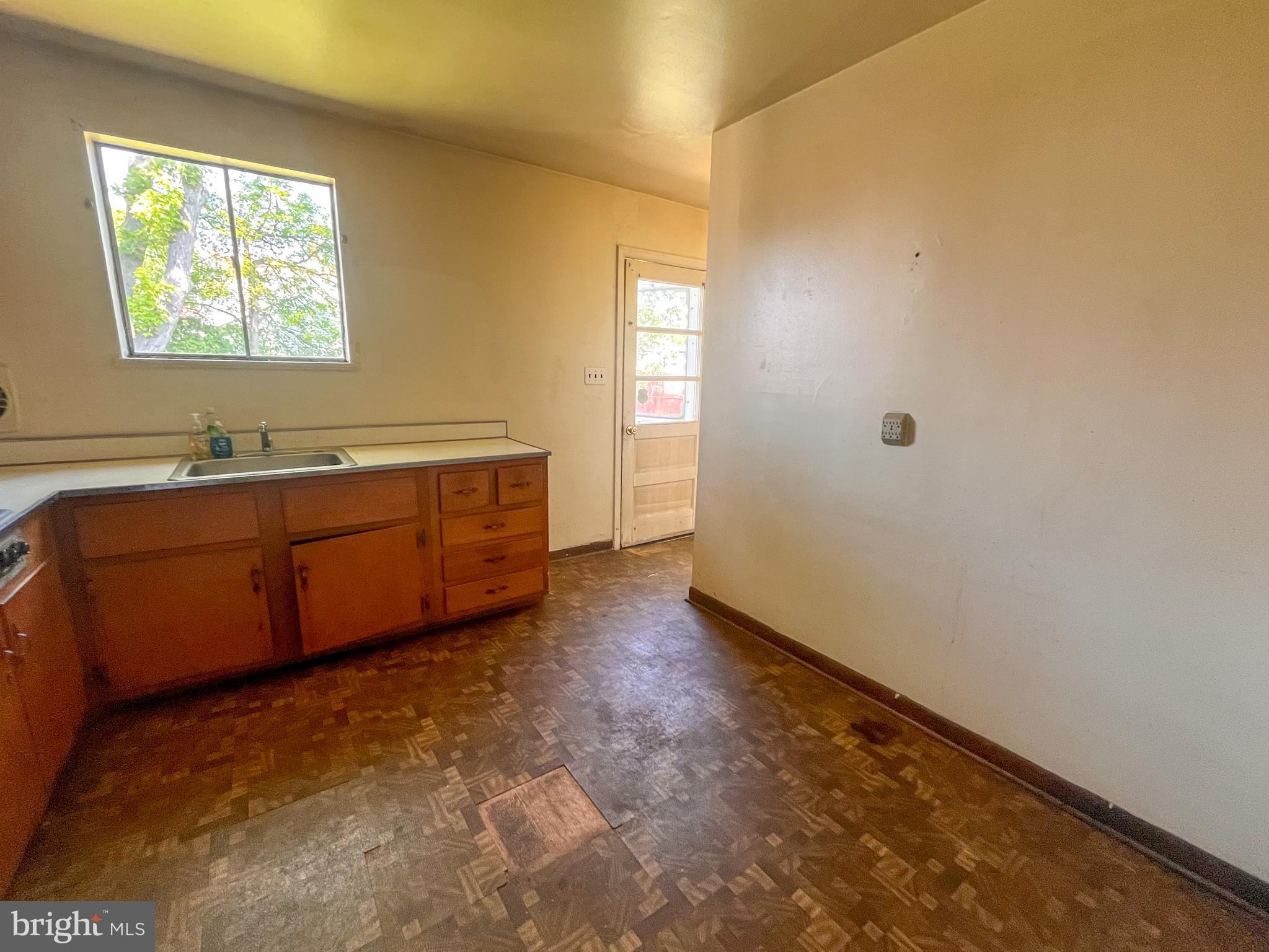 751 W 11th
