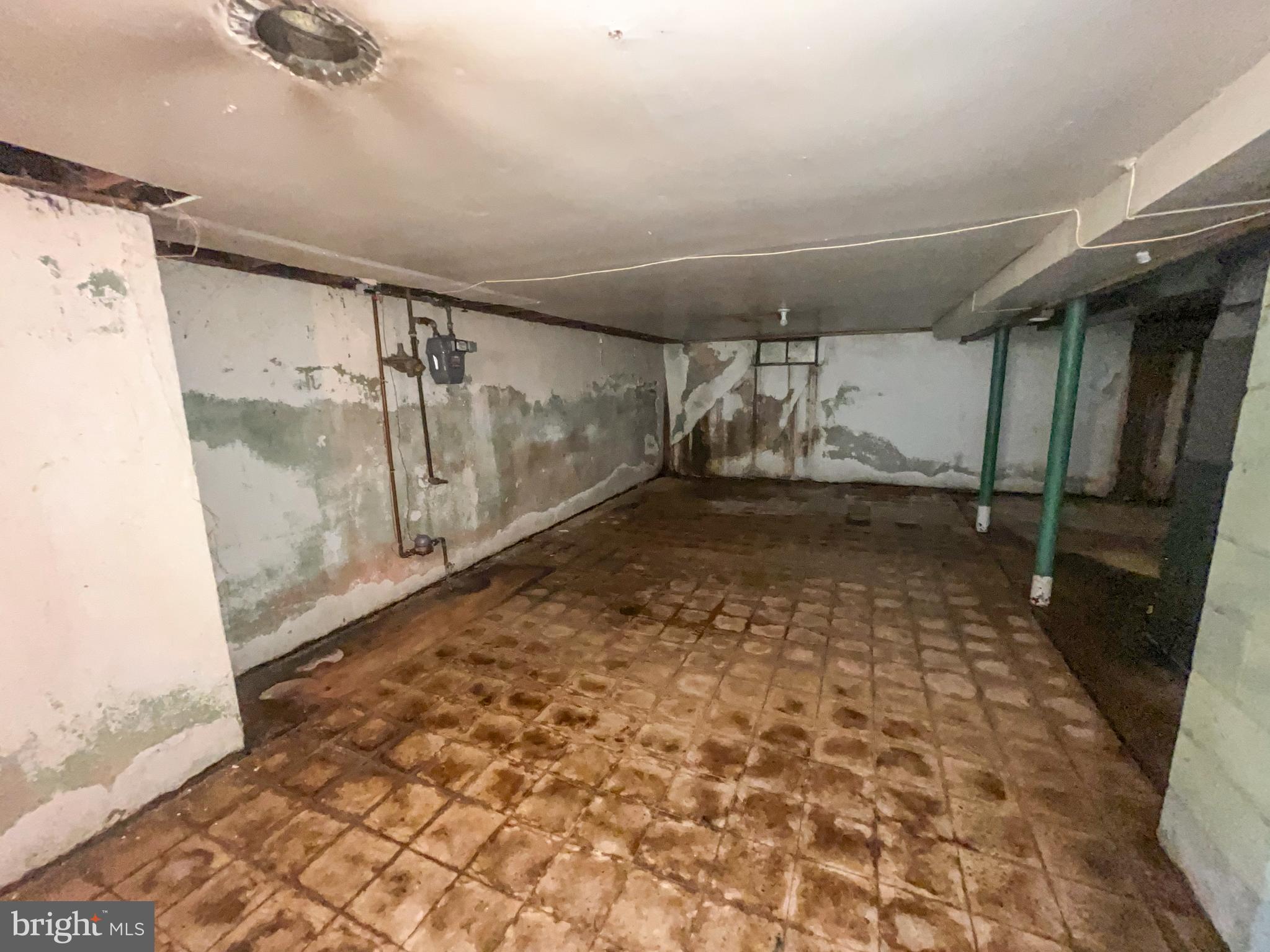 751 W 11th