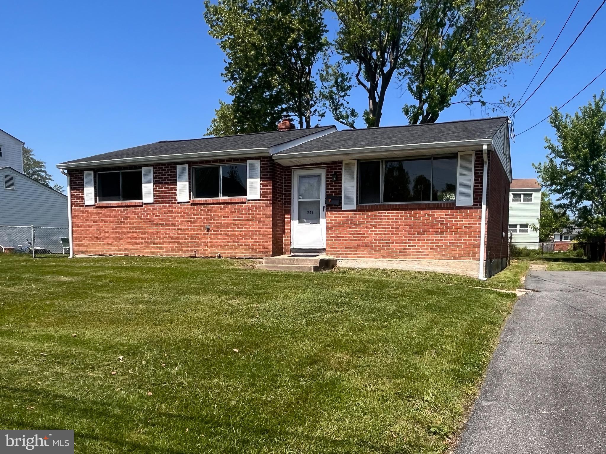 751 W 11th