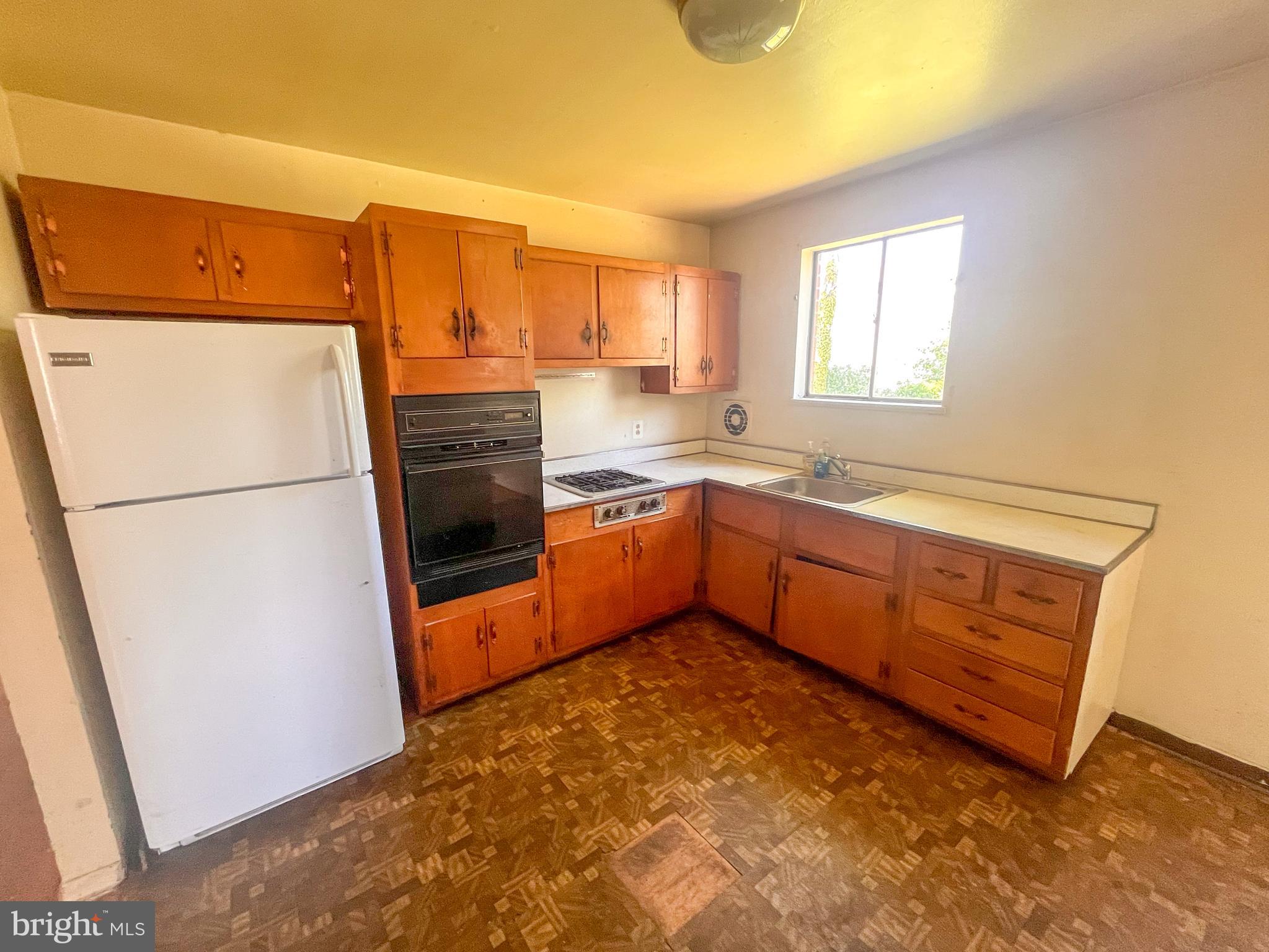 751 W 11th