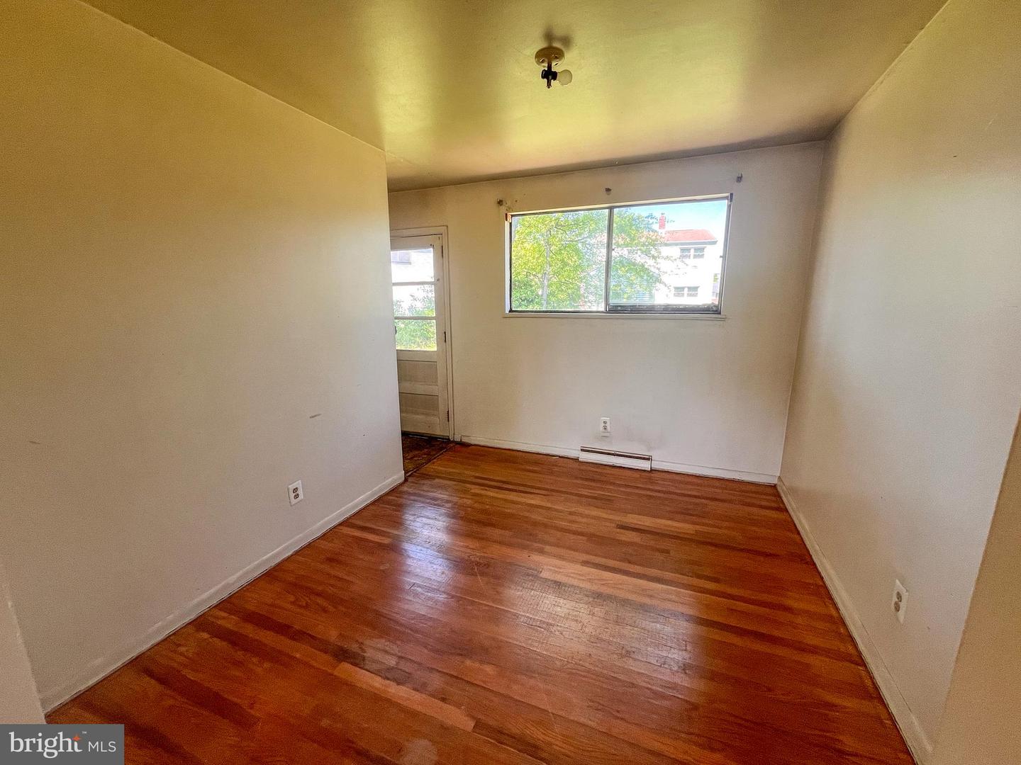 751 W 11th
