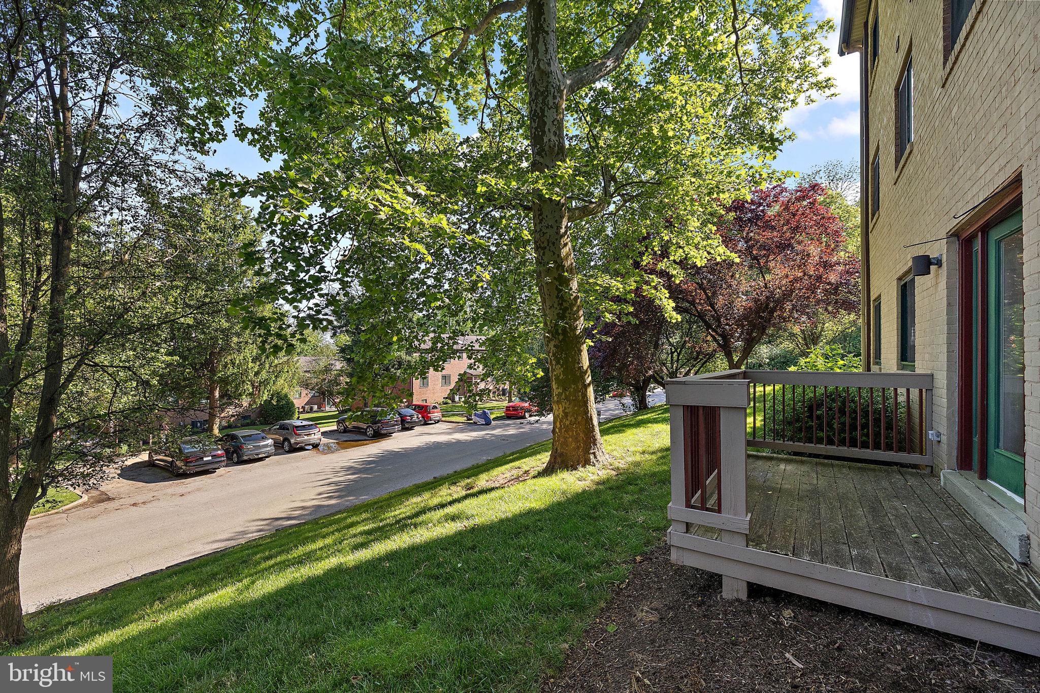 4002 Eastview Ln #4002