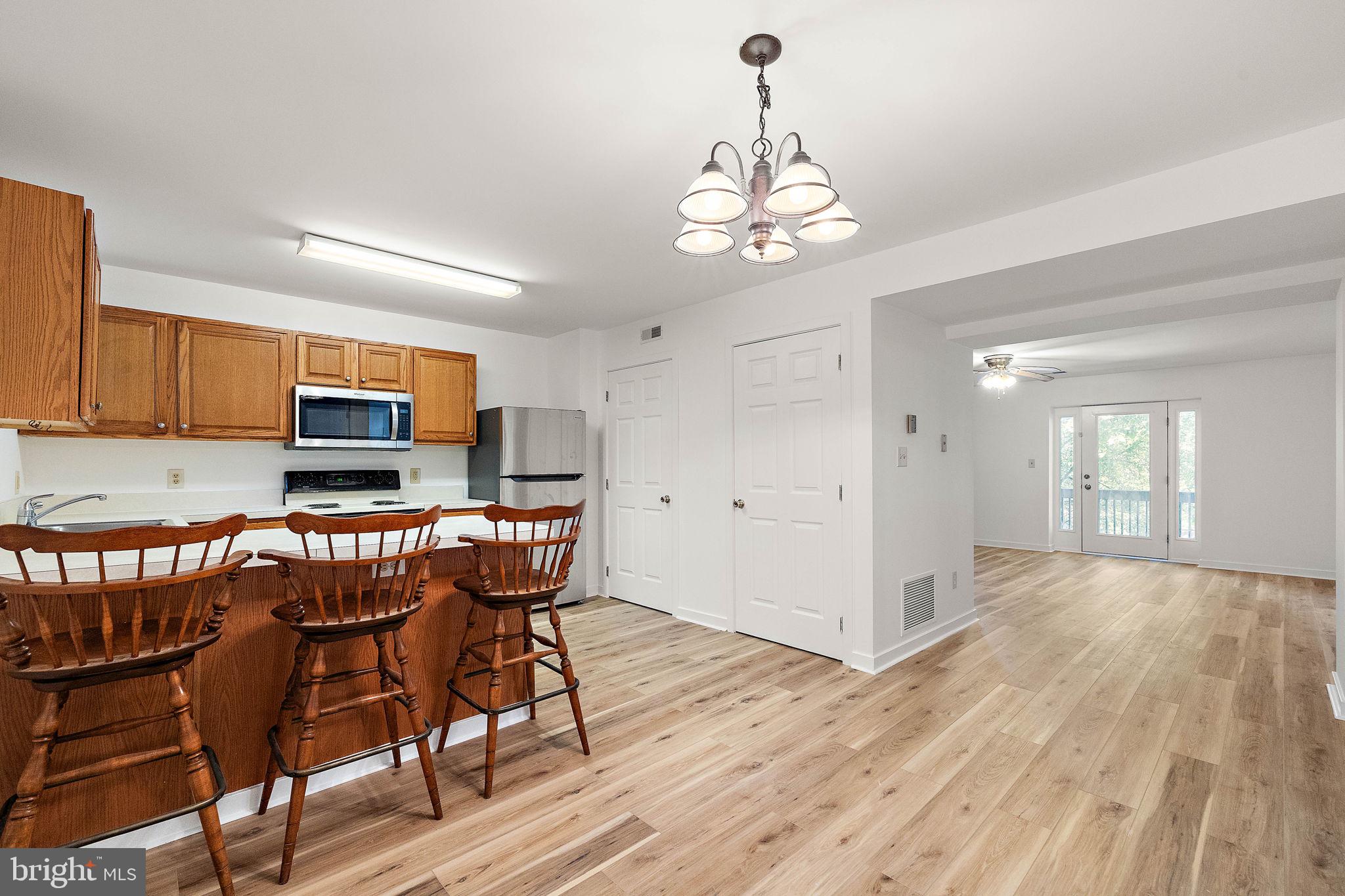 4002 Eastview Ln #4002