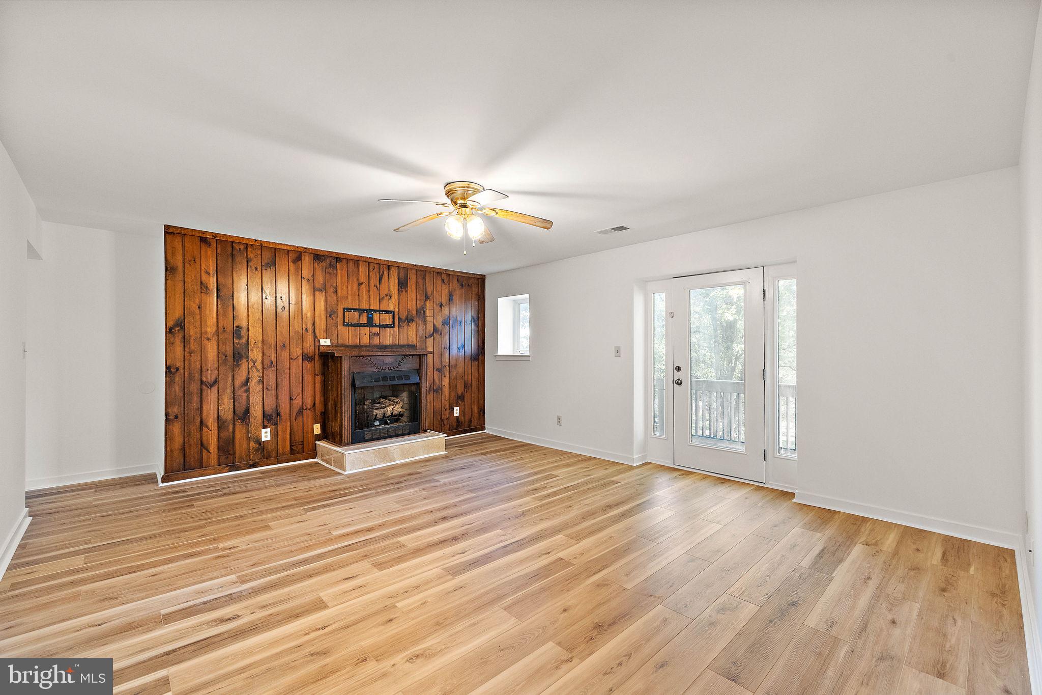 4002 Eastview Ln #4002