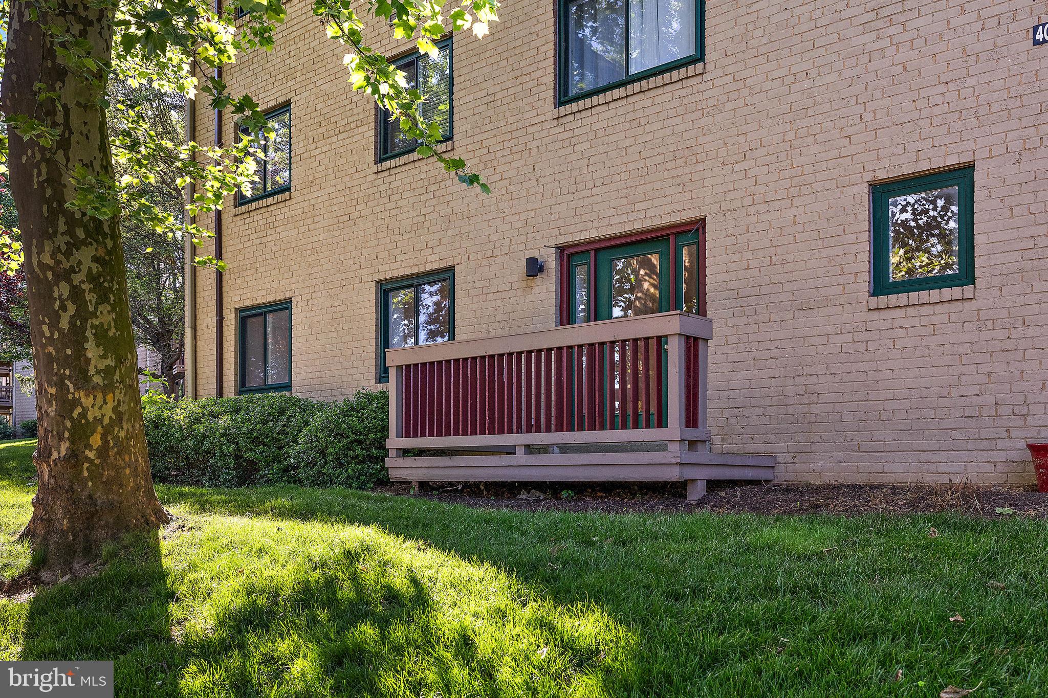 4002 Eastview Ln #4002