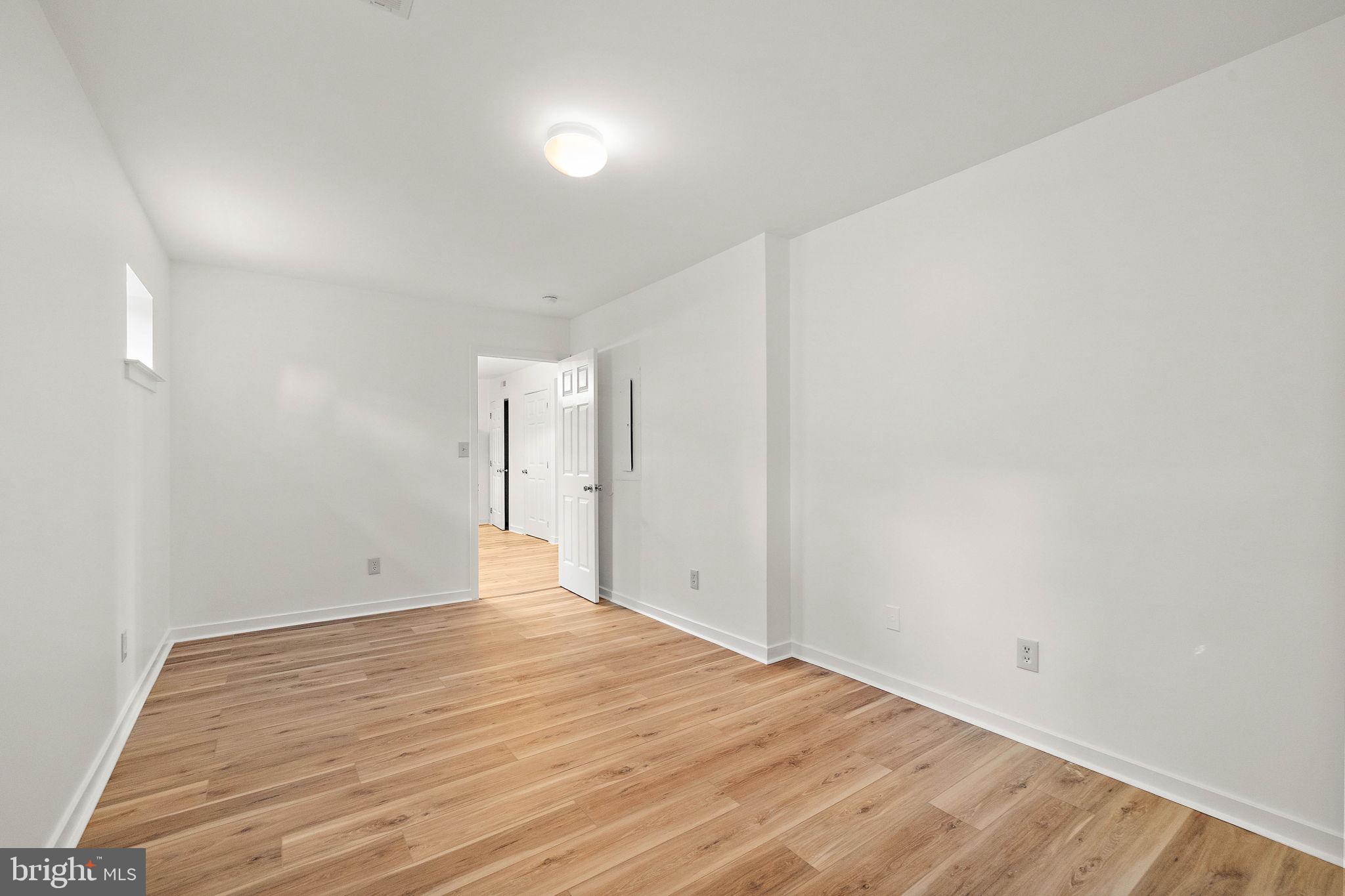 4002 Eastview Ln #4002