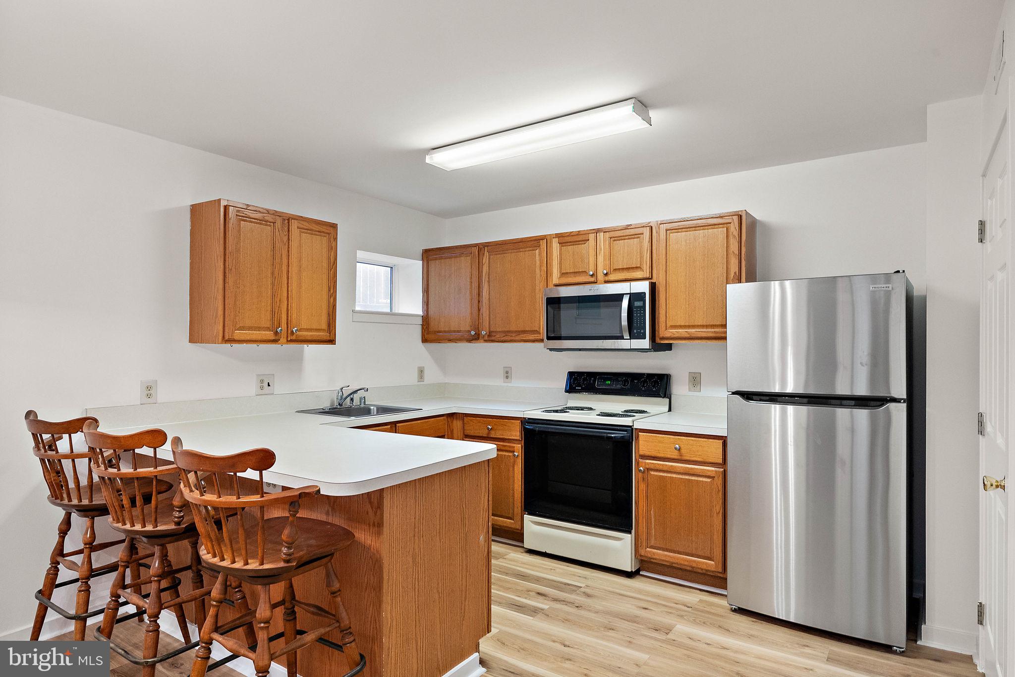 4002 Eastview Ln #4002