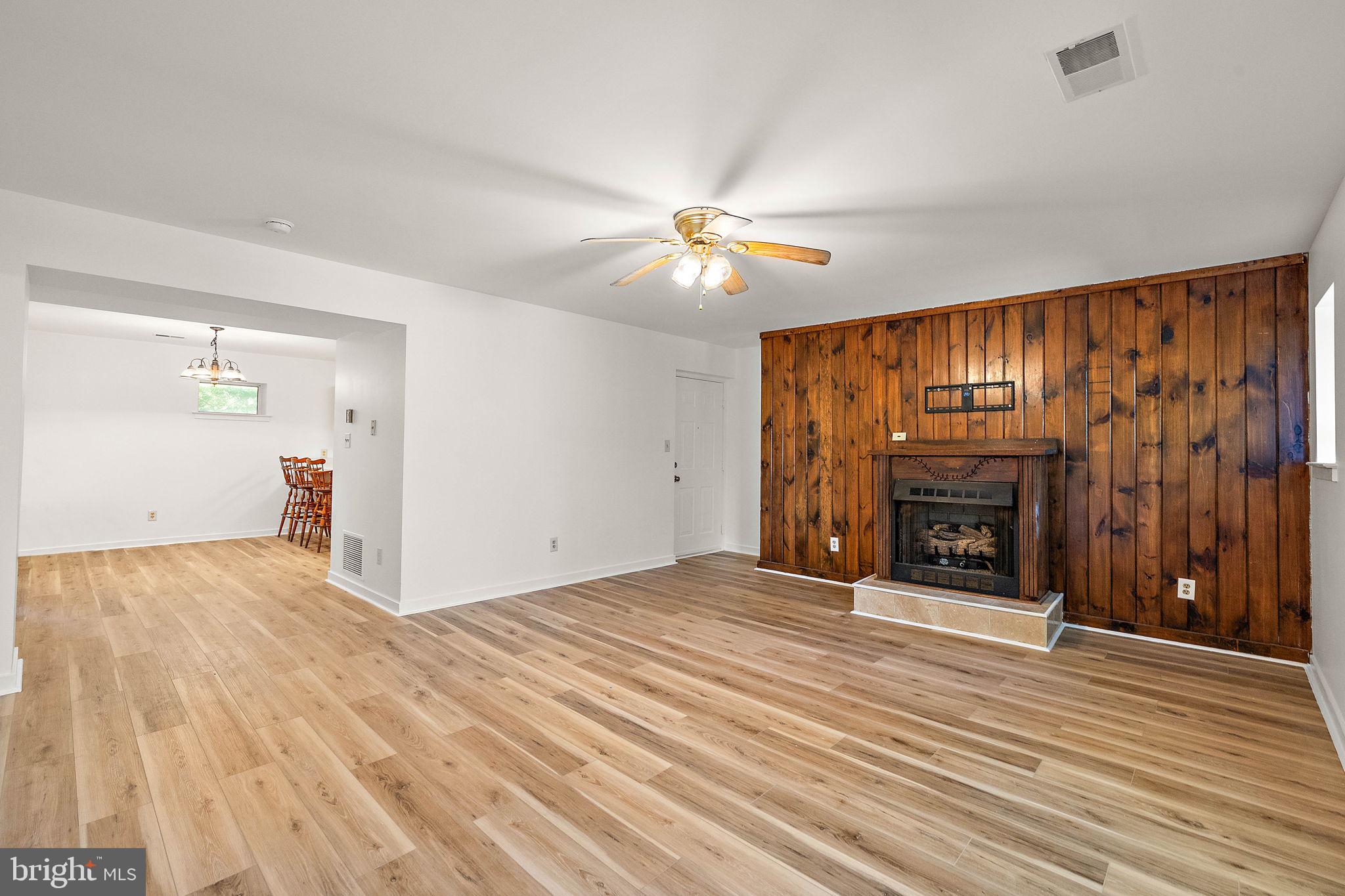 4002 Eastview Ln #4002