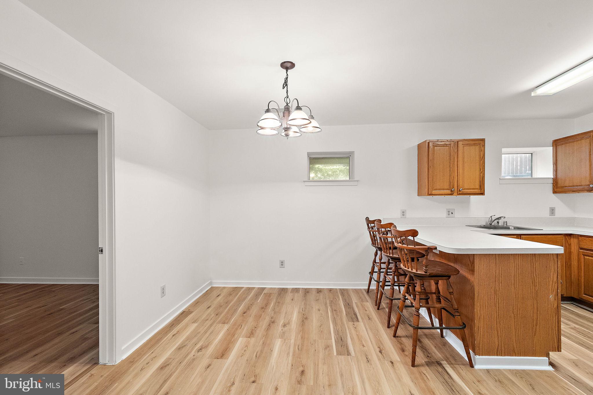 4002 Eastview Ln #4002