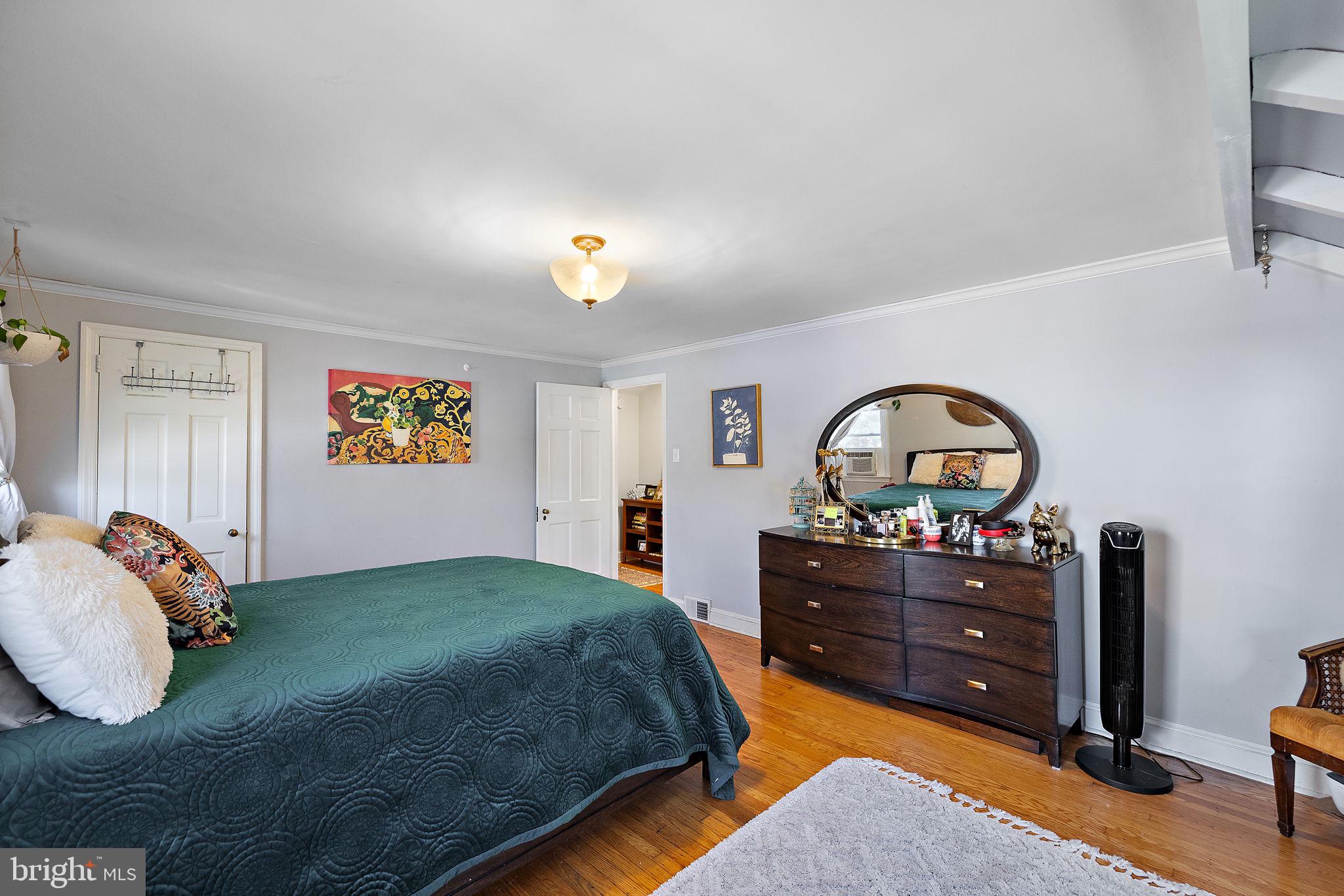 823 Woodsdale Rd