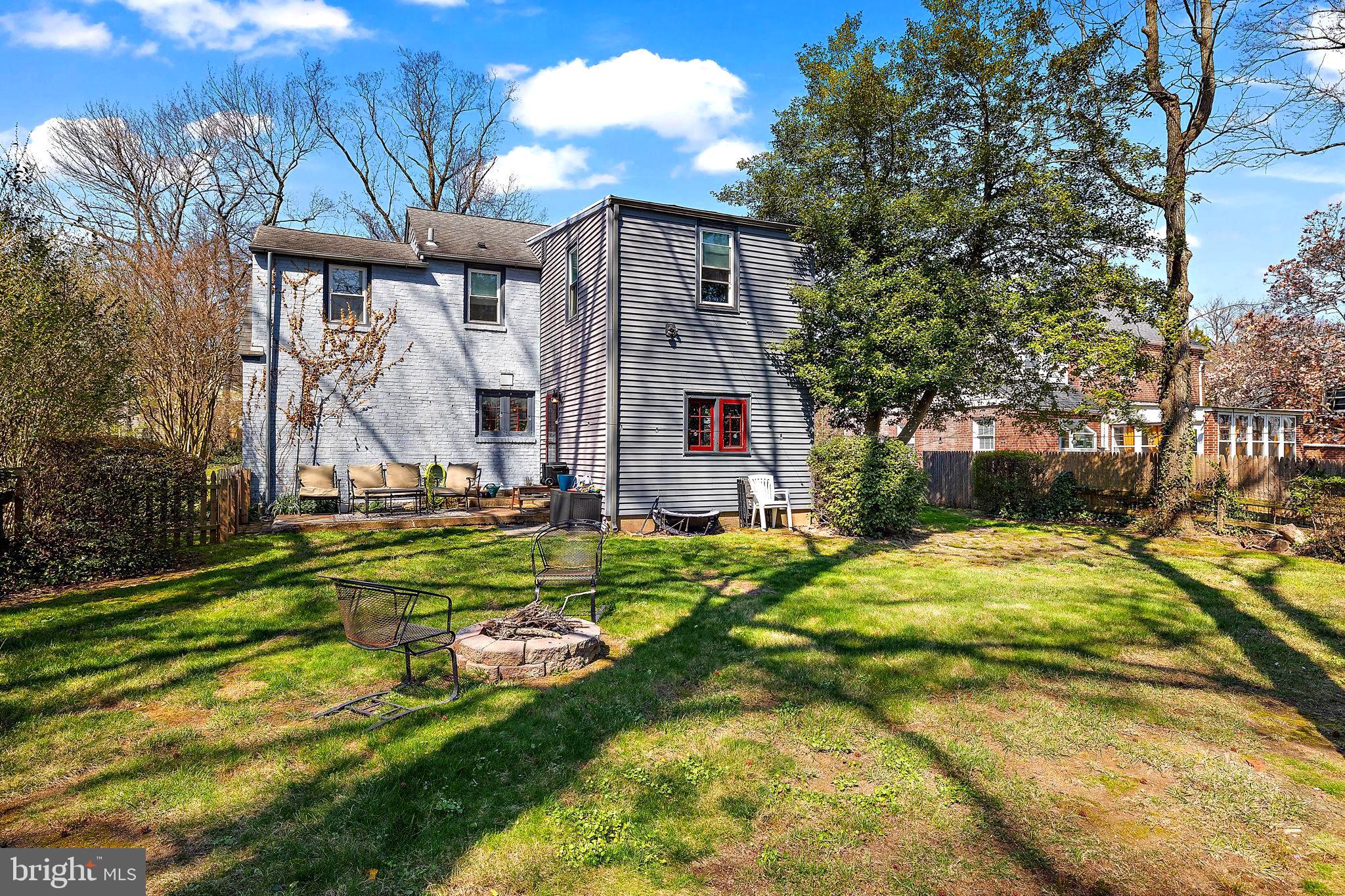 823 Woodsdale Rd