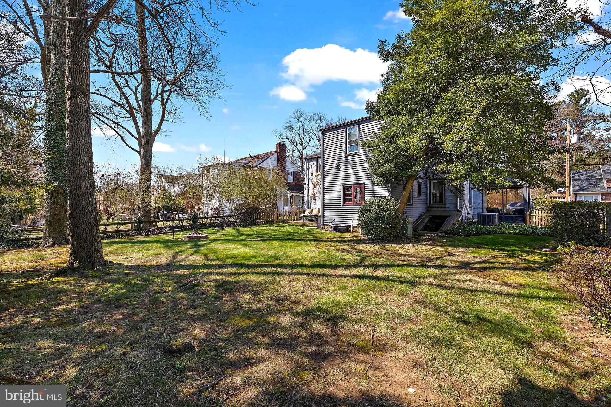 823 Woodsdale Rd