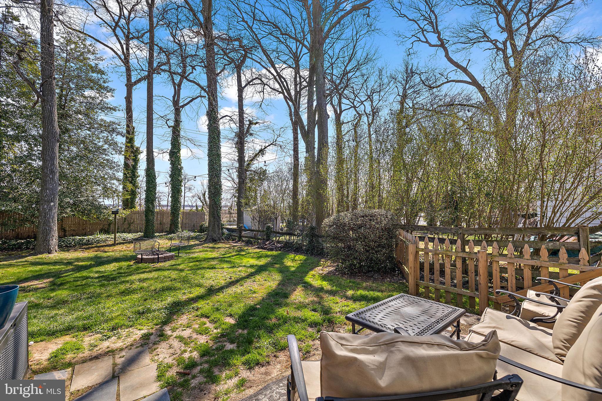 823 Woodsdale Rd