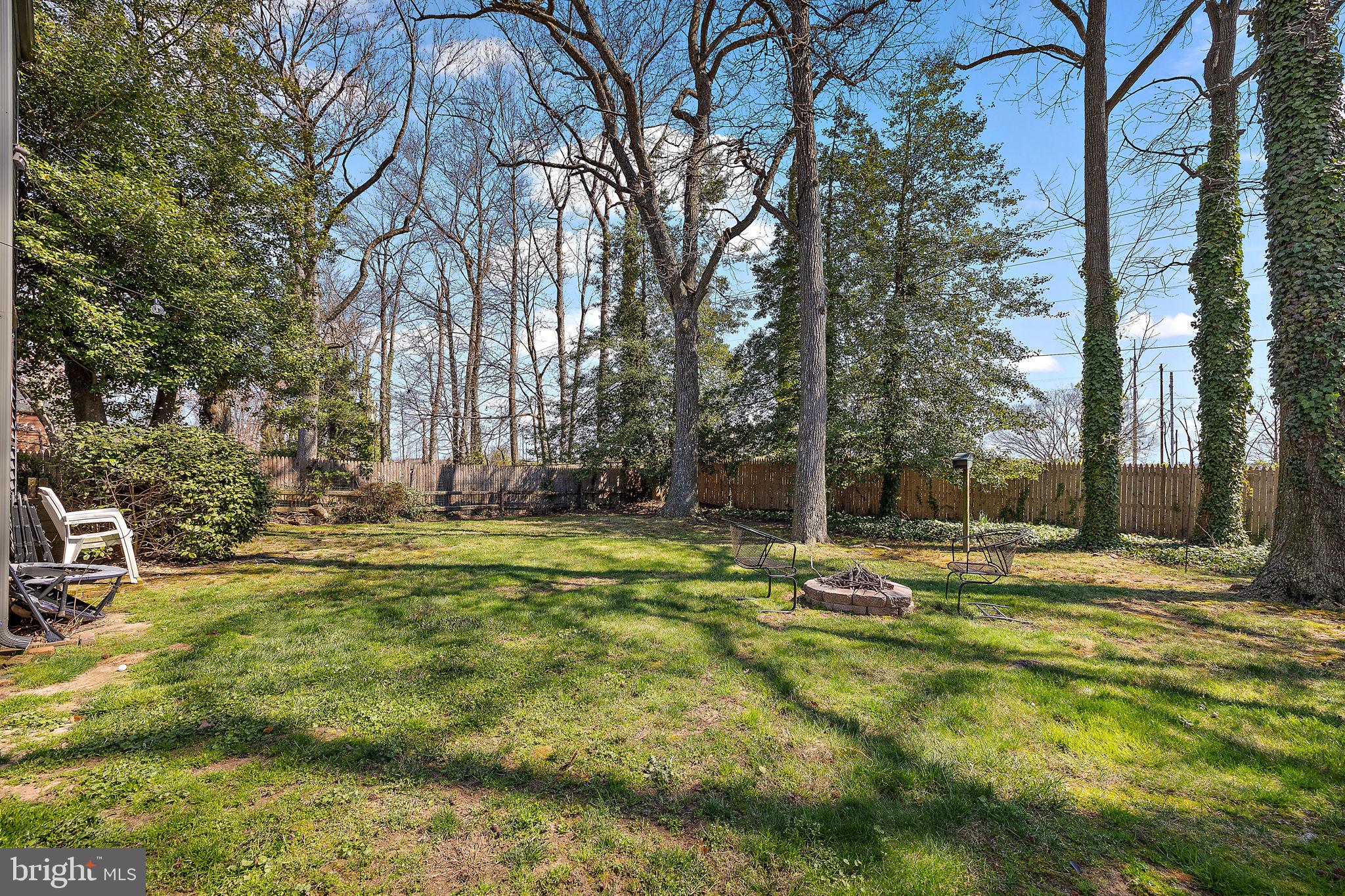 823 Woodsdale Rd