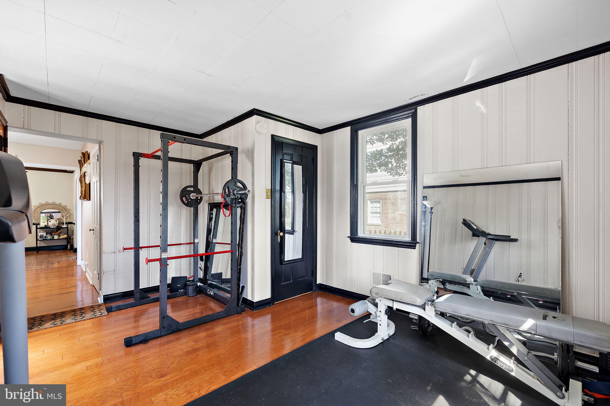 823 Woodsdale Rd