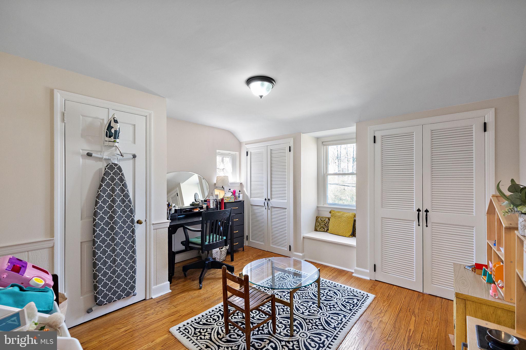 823 Woodsdale Rd
