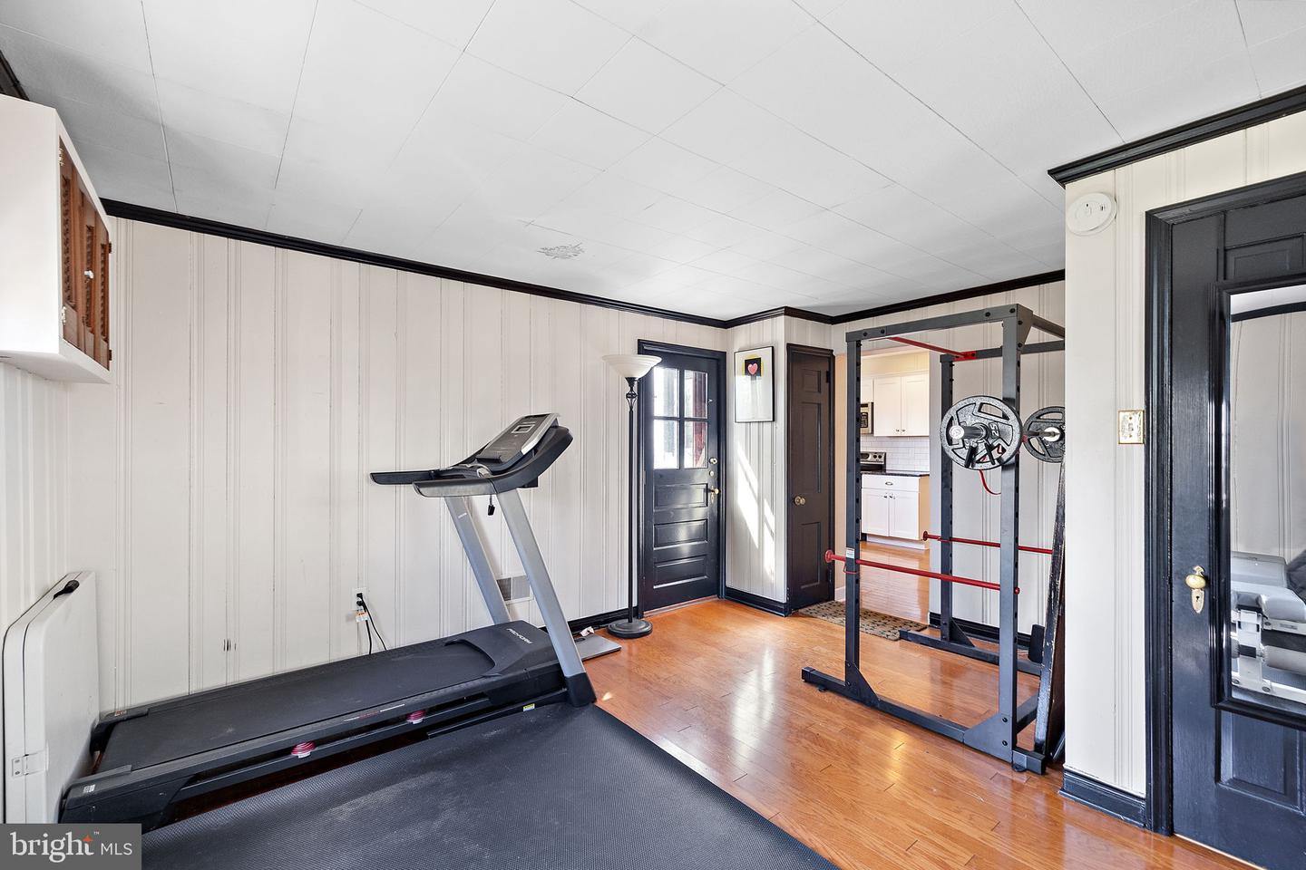 823 Woodsdale Rd