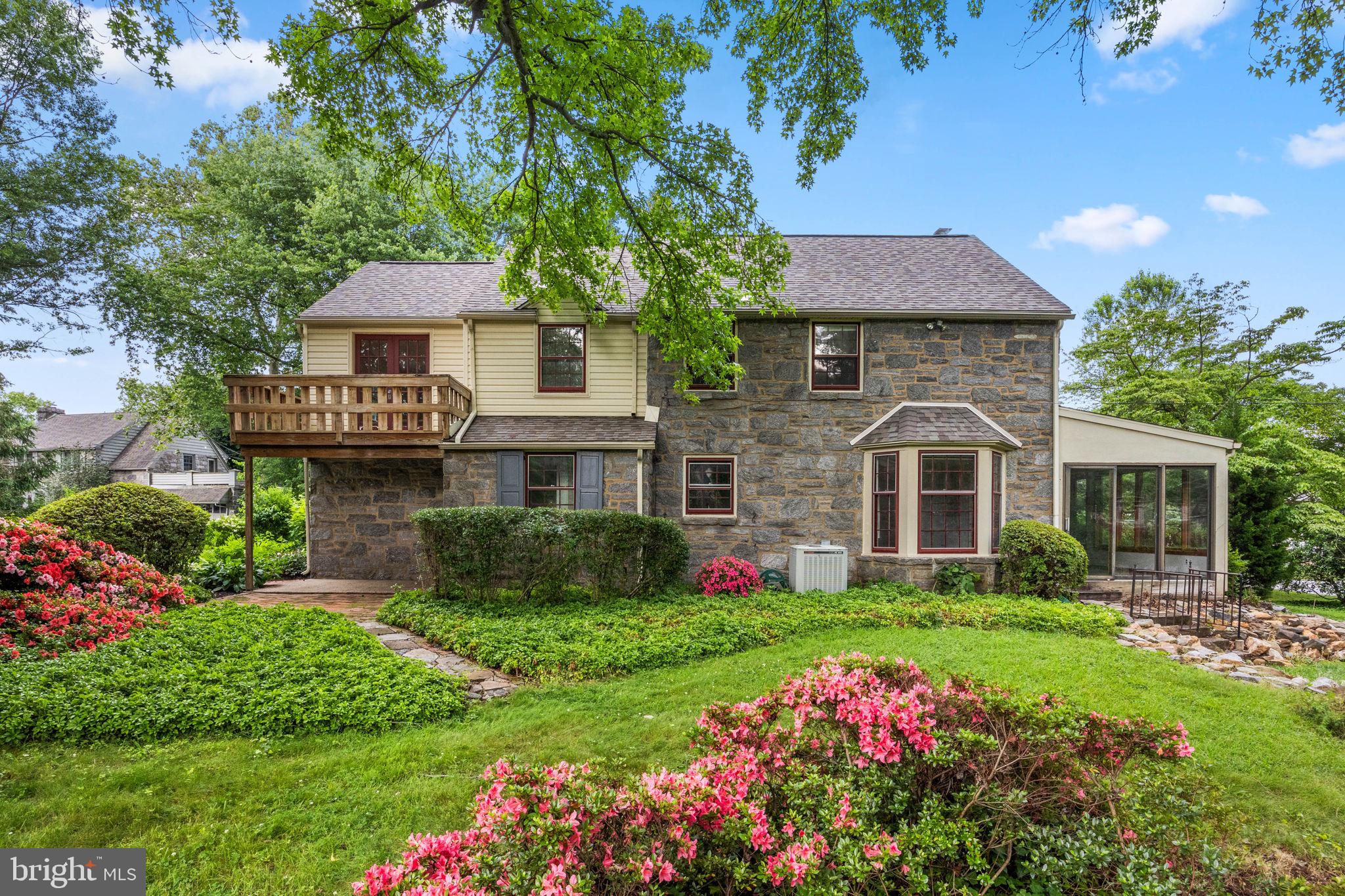 211 HARKER AVE