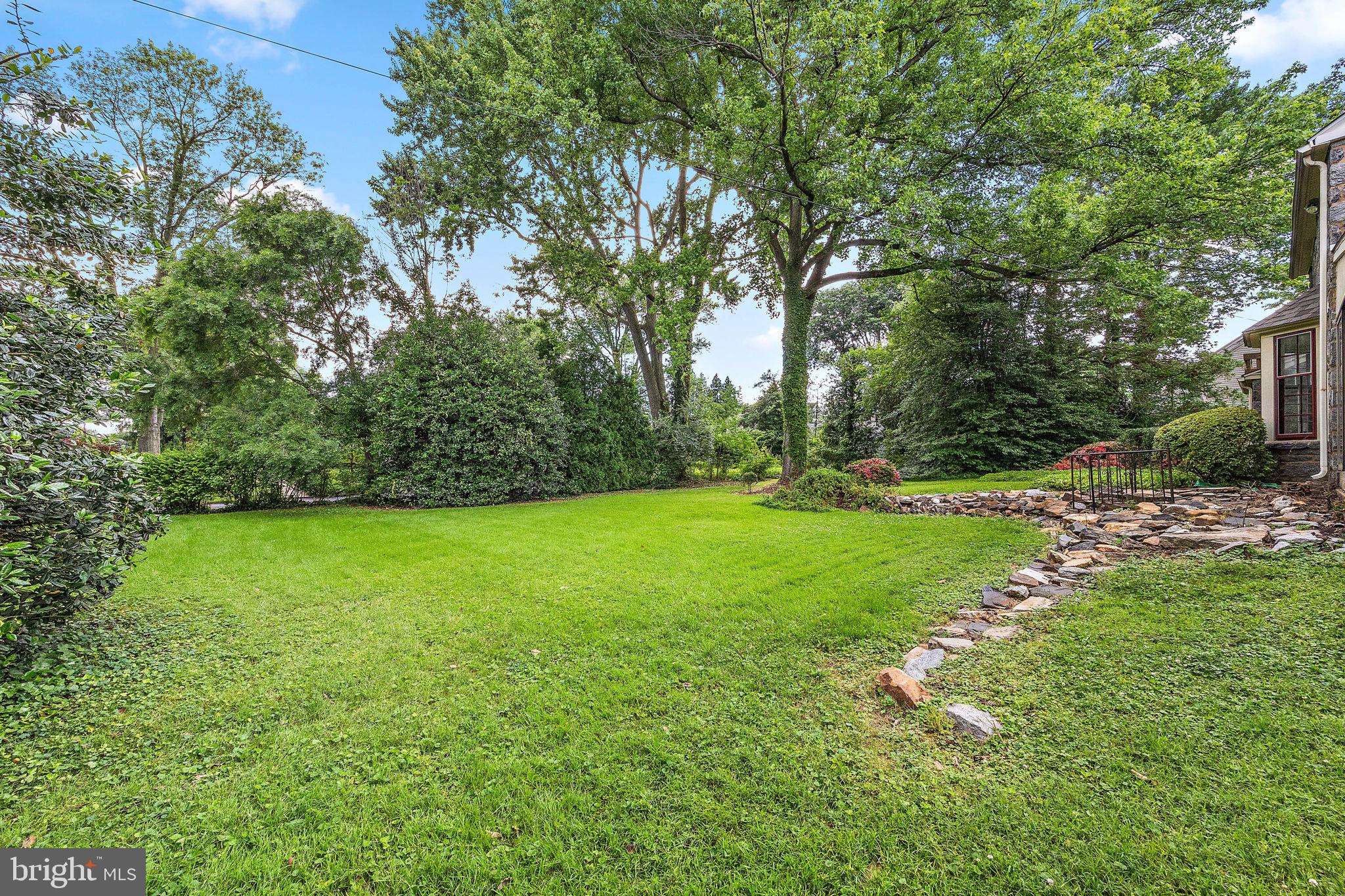 211 HARKER AVE