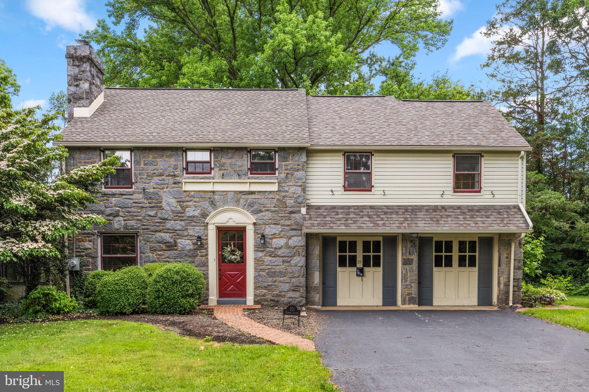 211 HARKER AVE