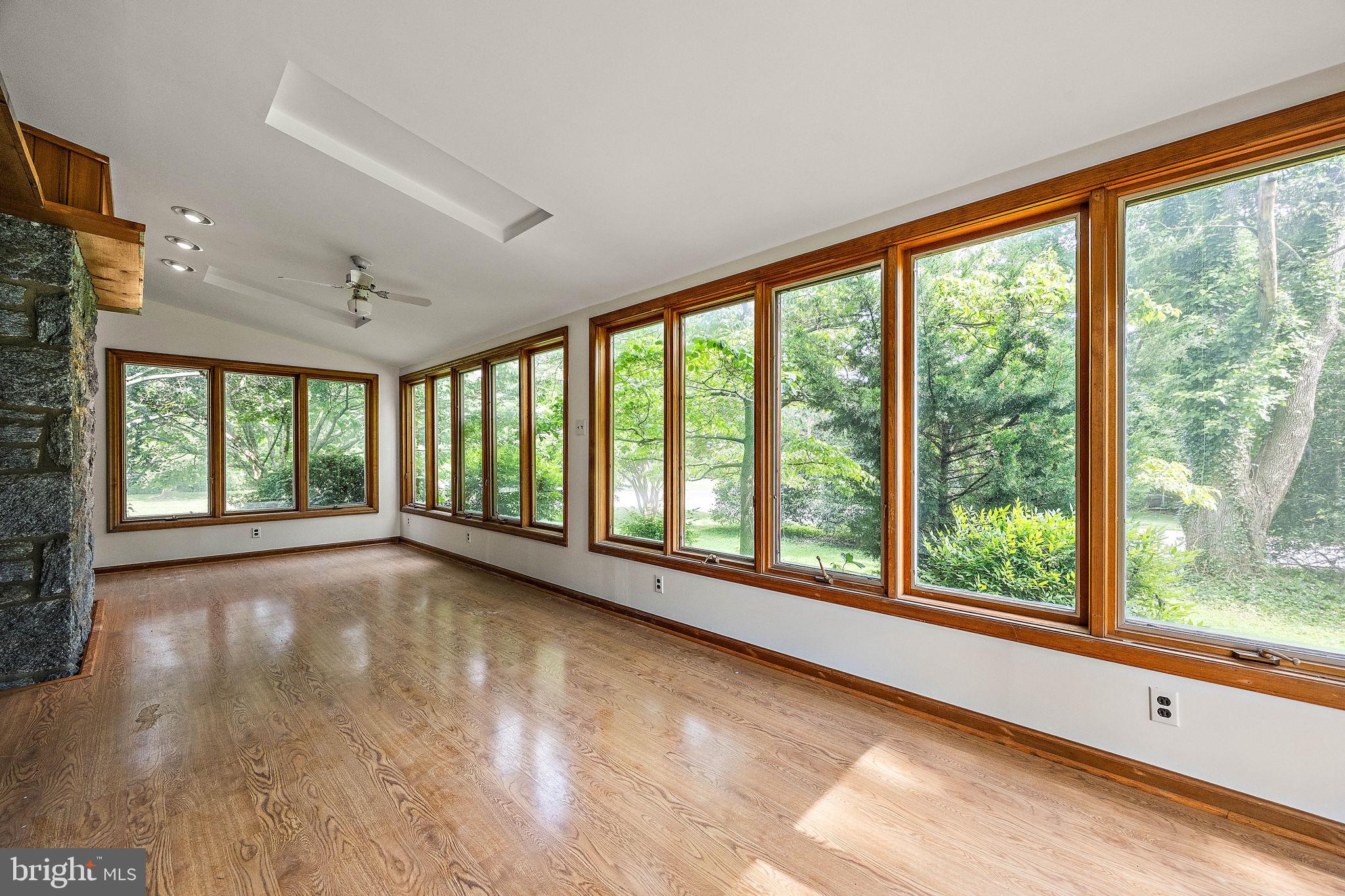 211 HARKER AVE
