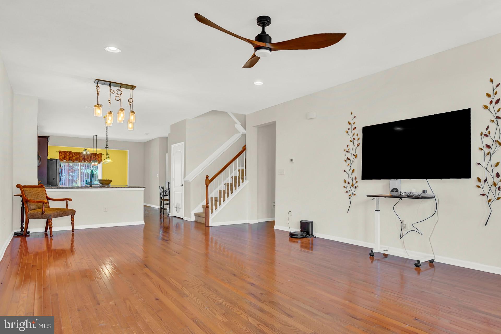 270 Stravinsky Ave