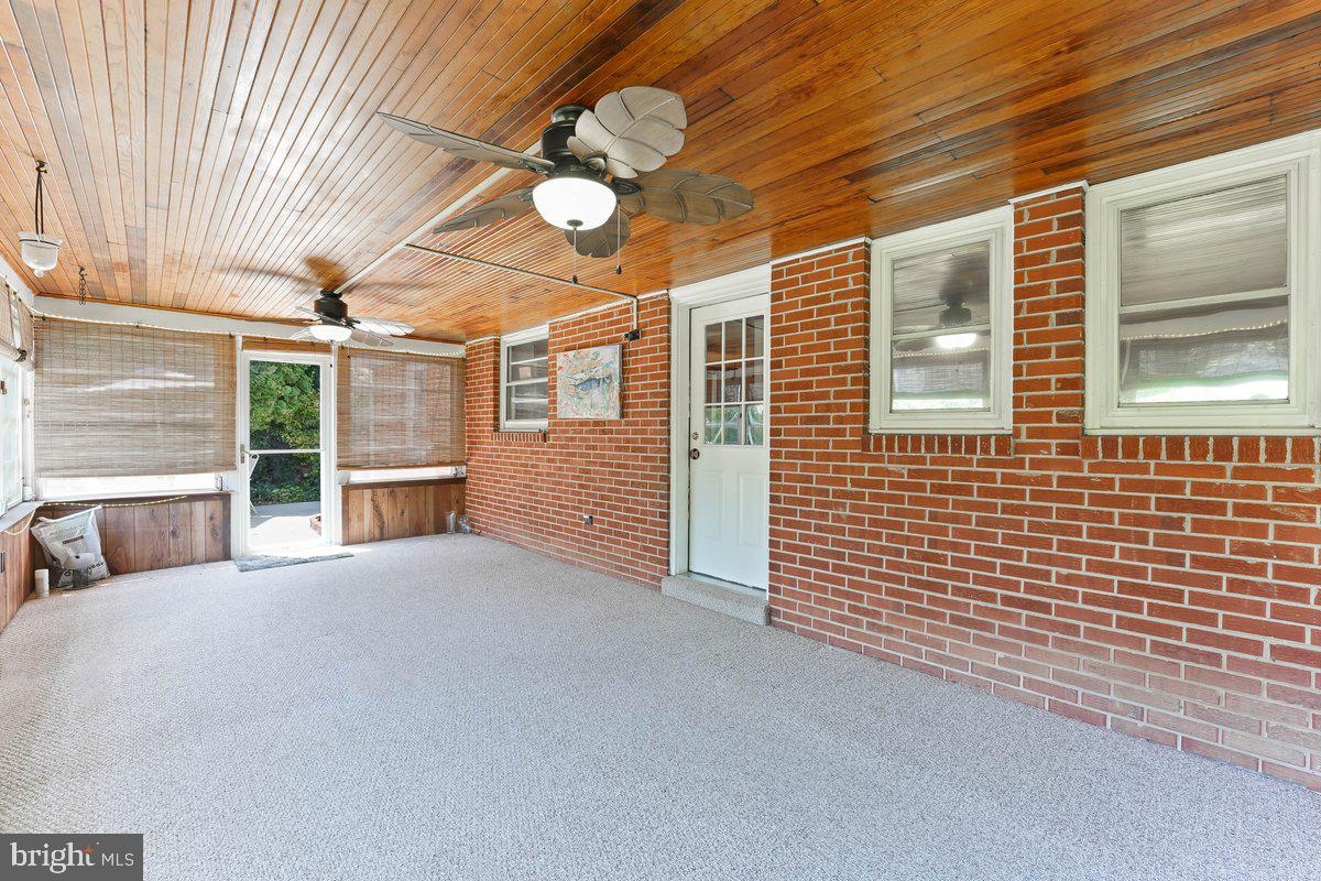 4 Lynam Pl