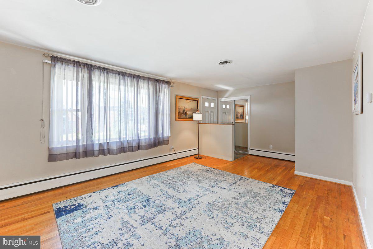 4 Lynam Pl