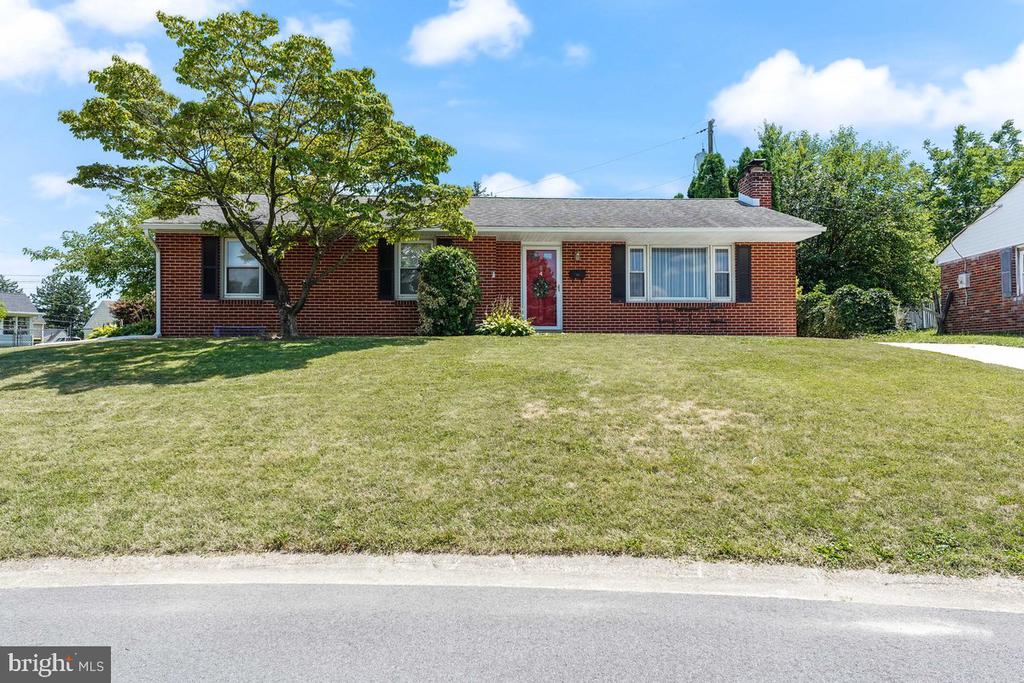 4 Lynam Pl