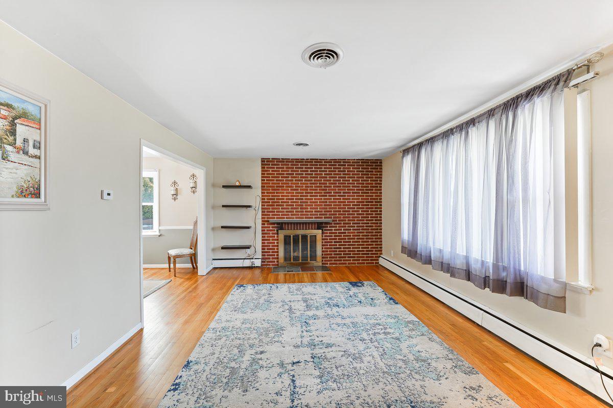 4 Lynam Pl