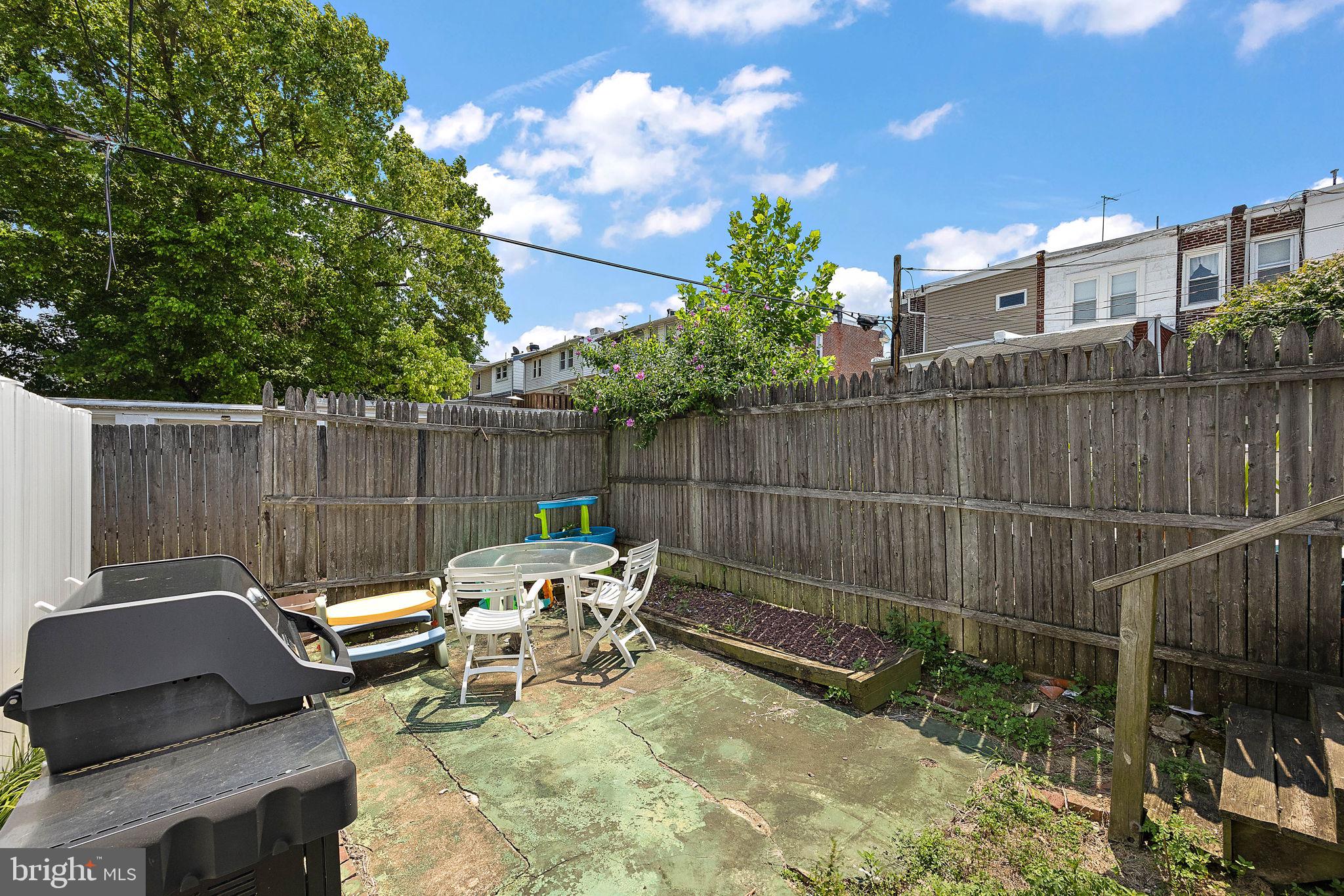 1302 N Scott St