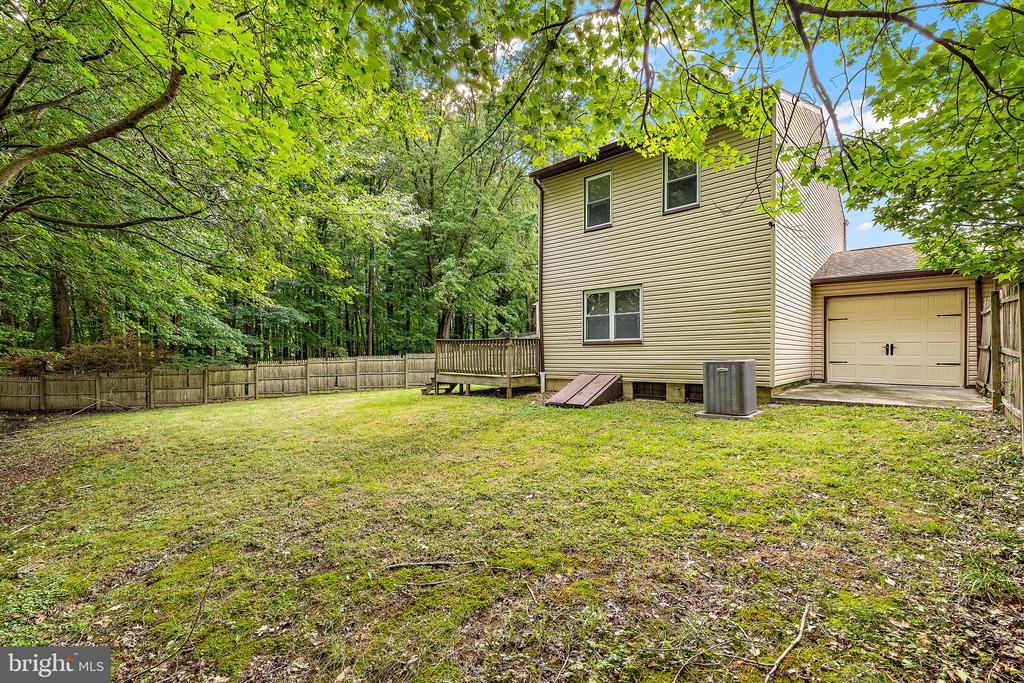 21 Bradley Dr