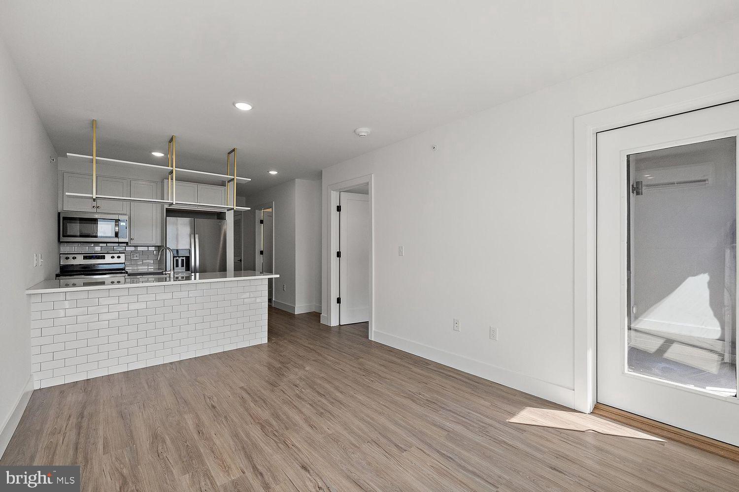 15 W GIRARD #302