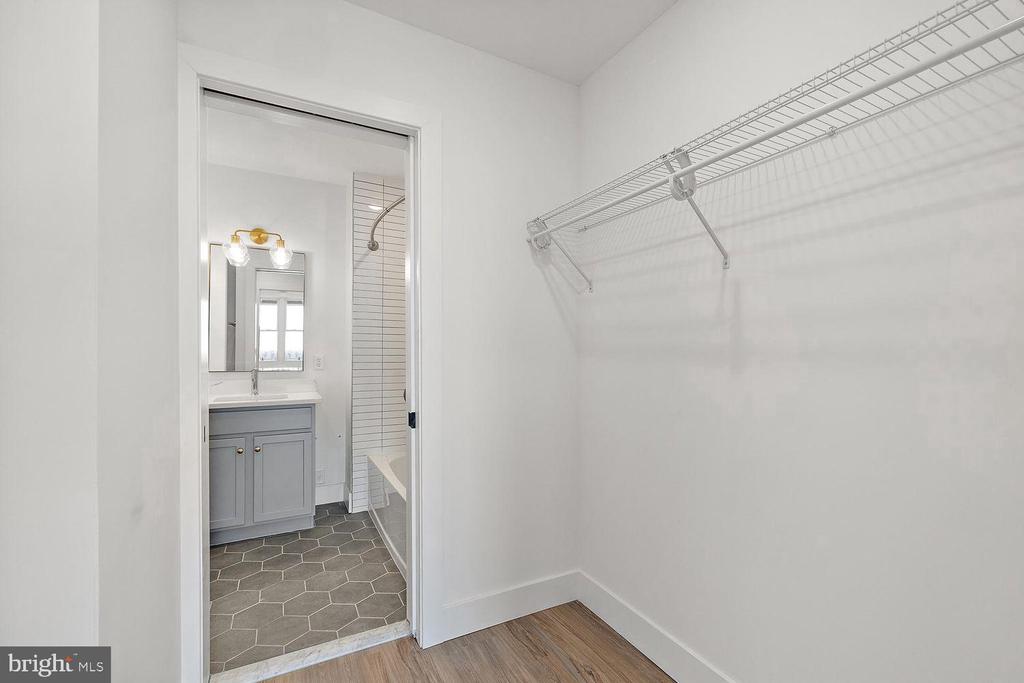 15 W GIRARD #302