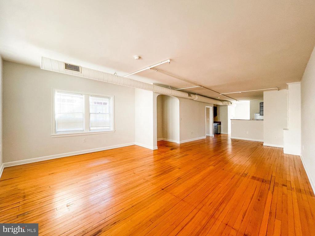 222 W NINTH ST #301