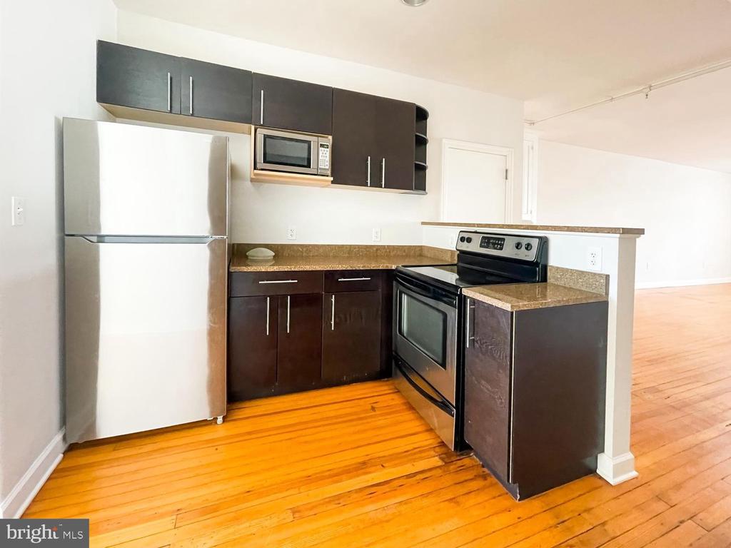 222 W NINTH ST #301