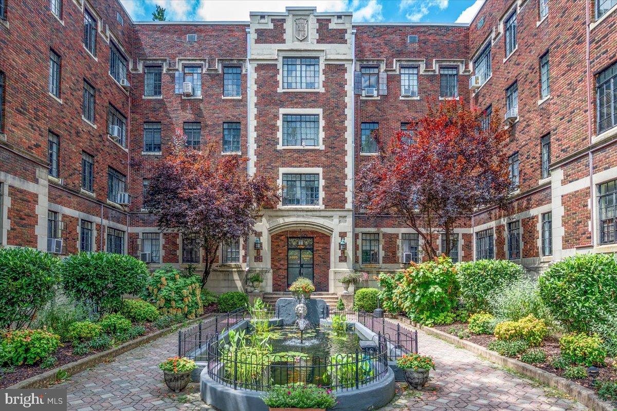 1305 Broom St #201