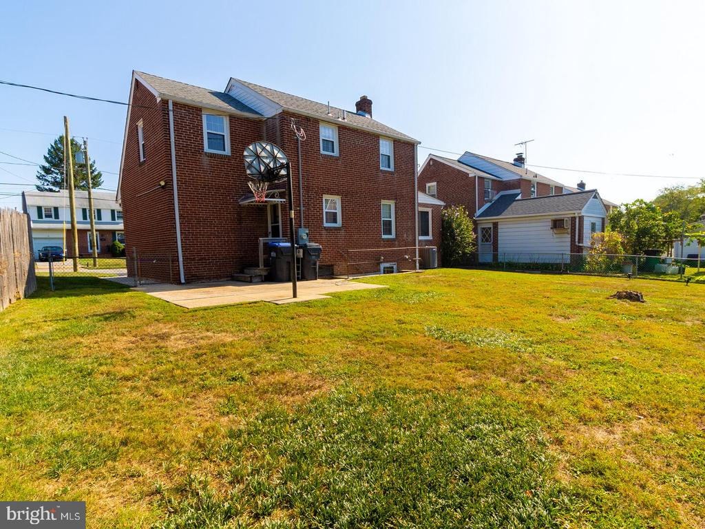 204 Becker Ave