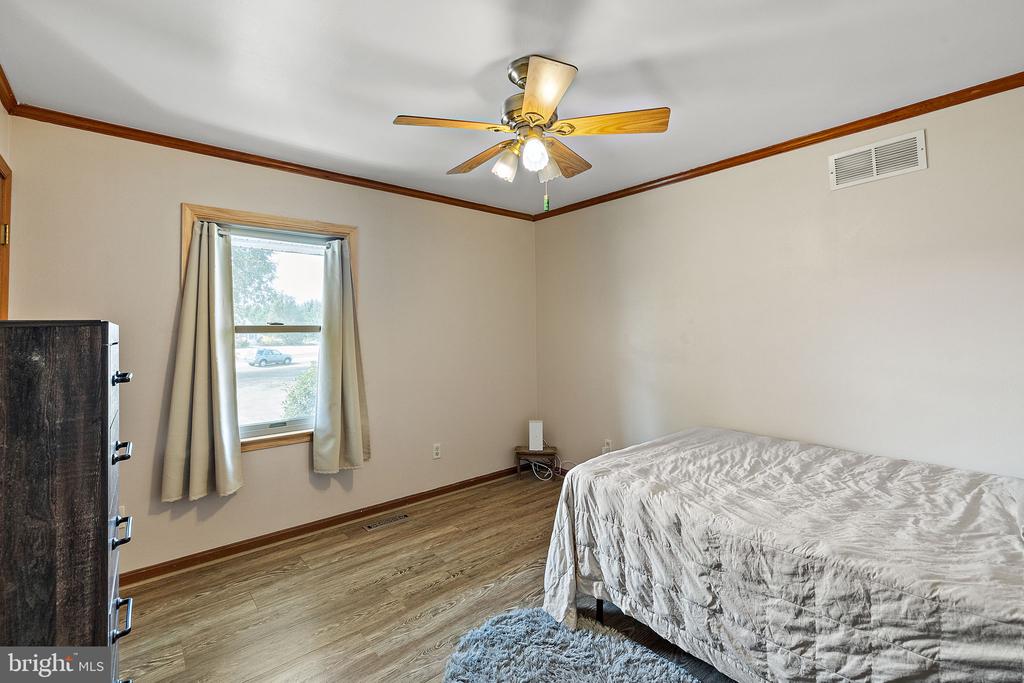 208 Manor Dr