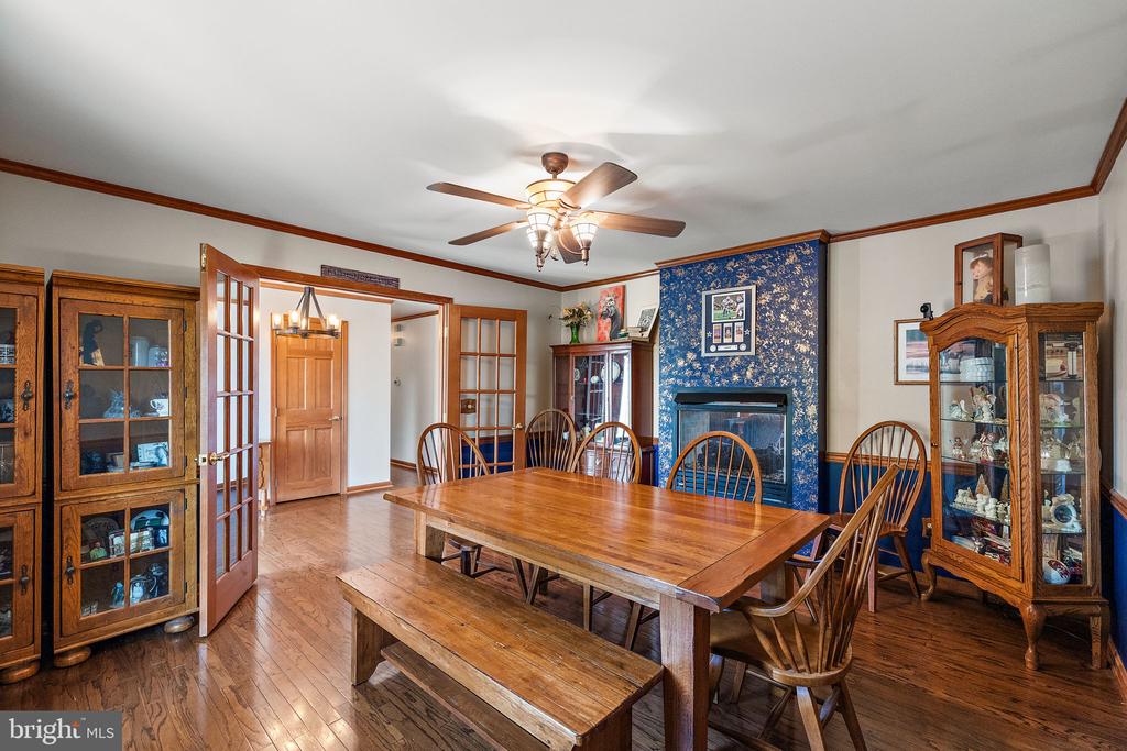 208 Manor Dr