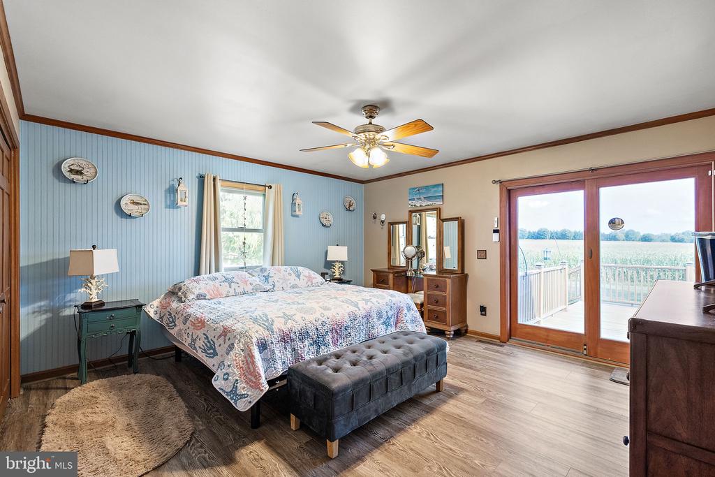 208 Manor Dr