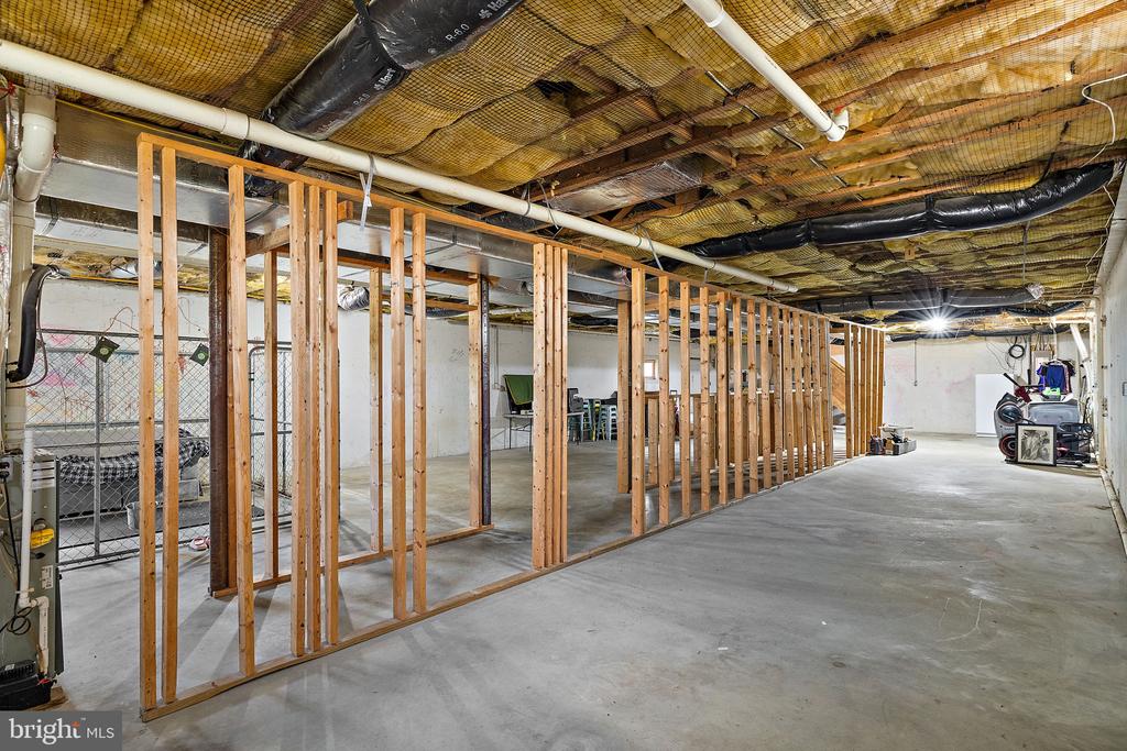 208 Manor Dr