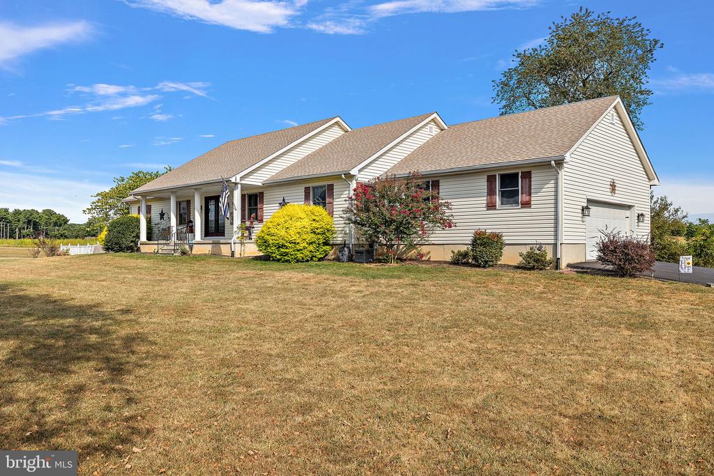 208 Manor Dr