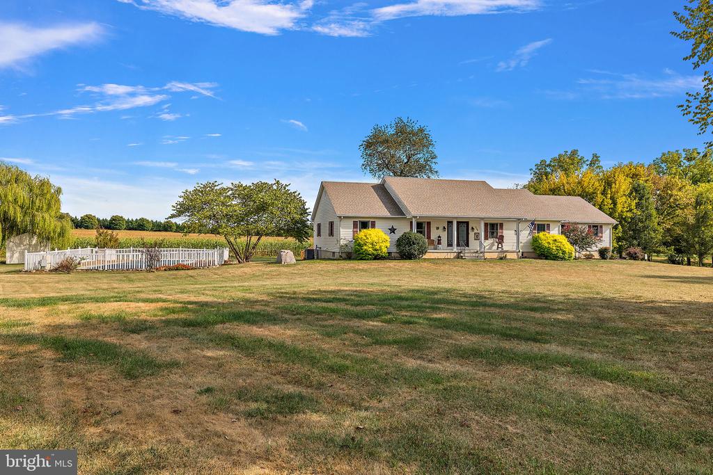 208 Manor Dr