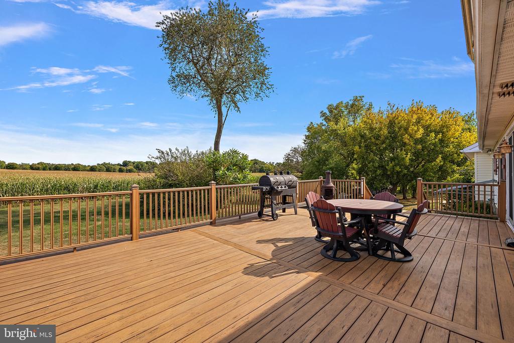 208 Manor Dr