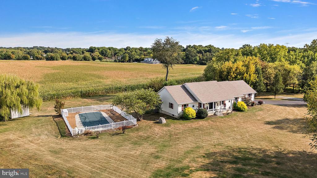 208 Manor Dr