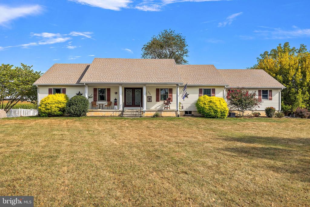 208 Manor Dr